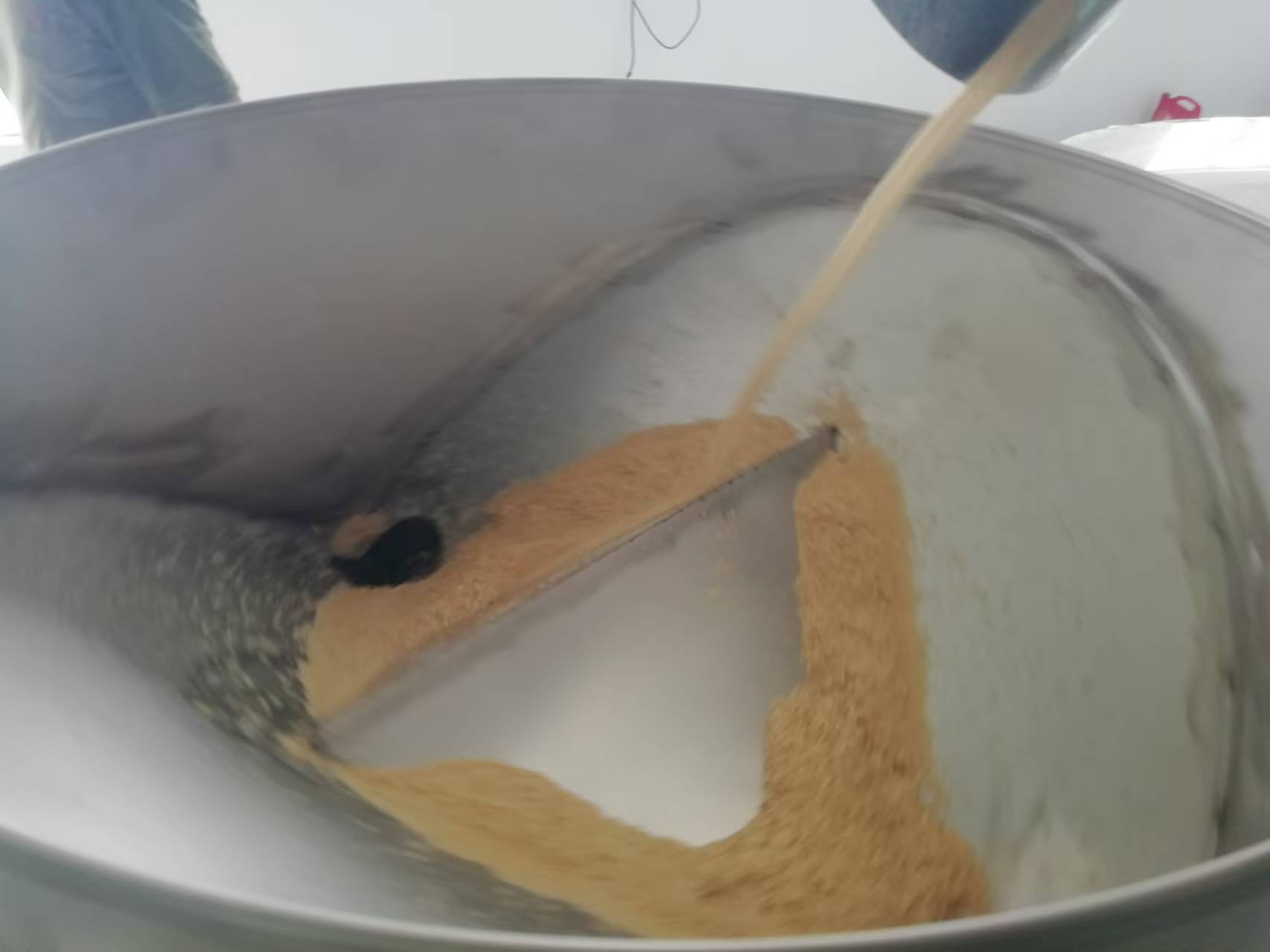 河北省黃驊市石磨面粉機(jī)生產(chǎn)線，日處理小麥30噸
